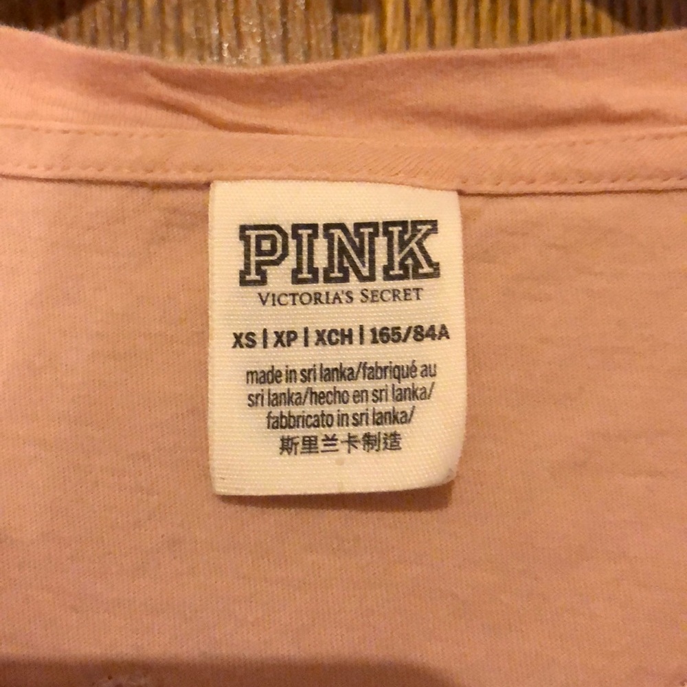t shirt!! that’s super cute, matches anything. - Picture 2 of 3